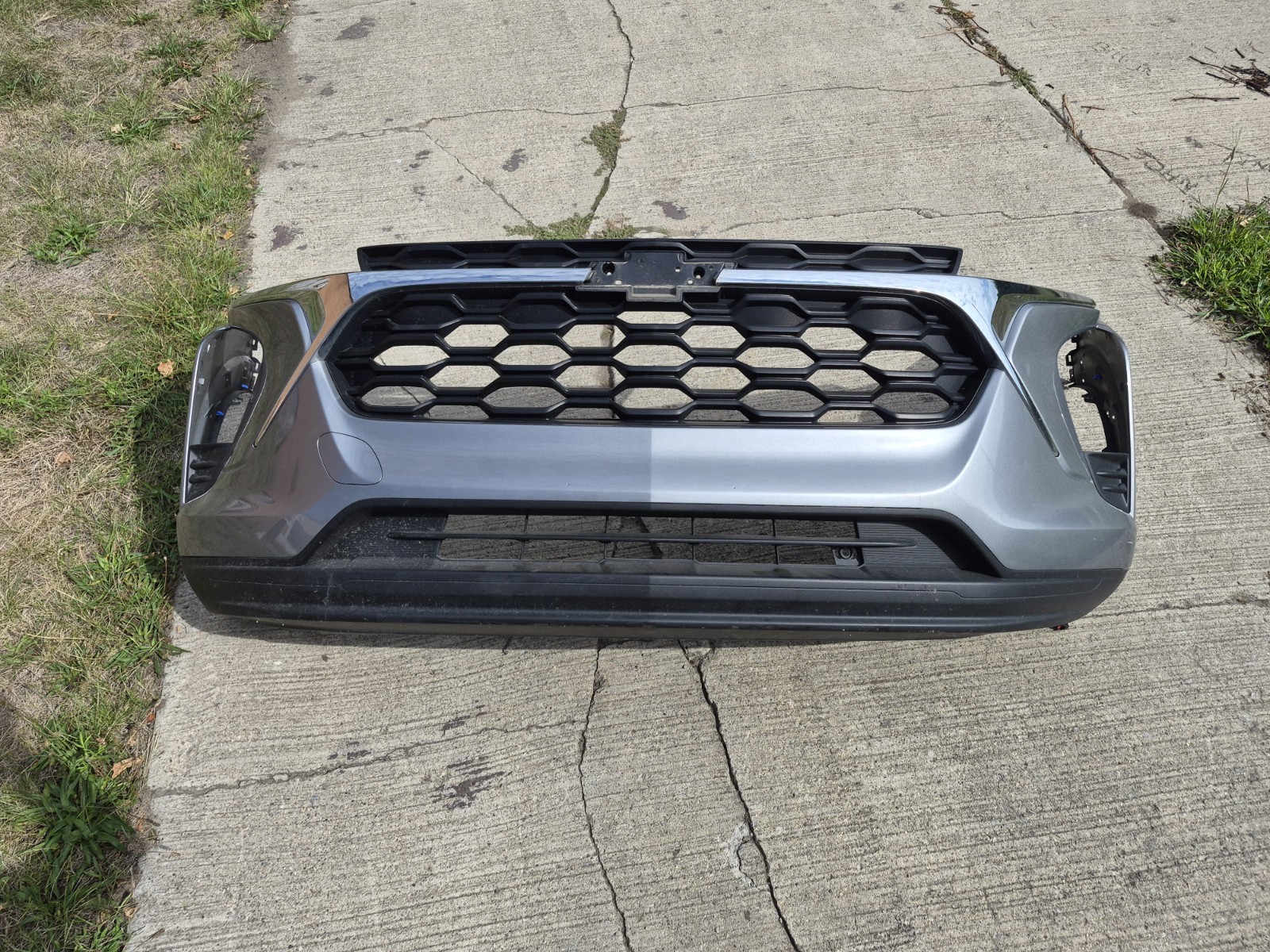 2025 CHEVROLET TRAX FRONT BUMPER OEM 2025 CHEVROLET TRAX FRONT BUMPER OEM