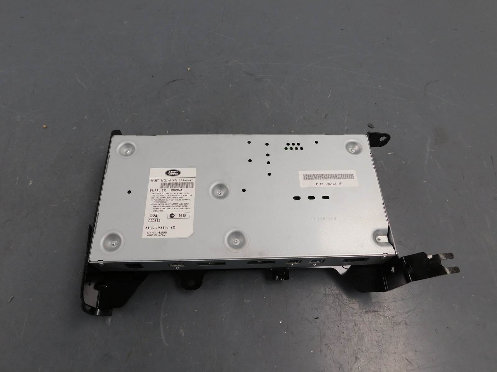 2014 12 - 18 Aston Martin V12 Vanquish Video / Audio Interface Box #1697 L5 