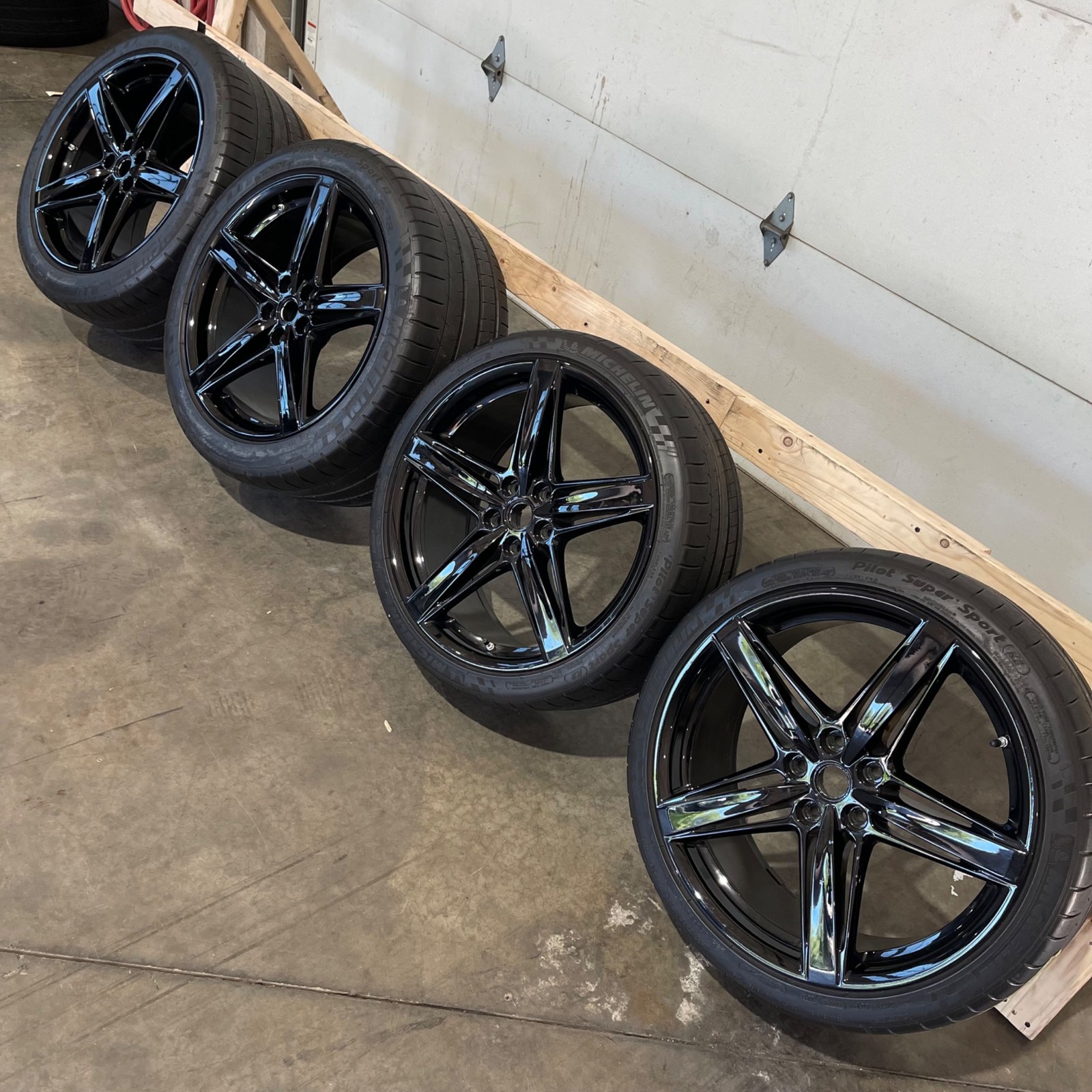 Ferrari F12 Berlinetta OEM Wheels Set of 4 20 inch 270409 270411 Staggered