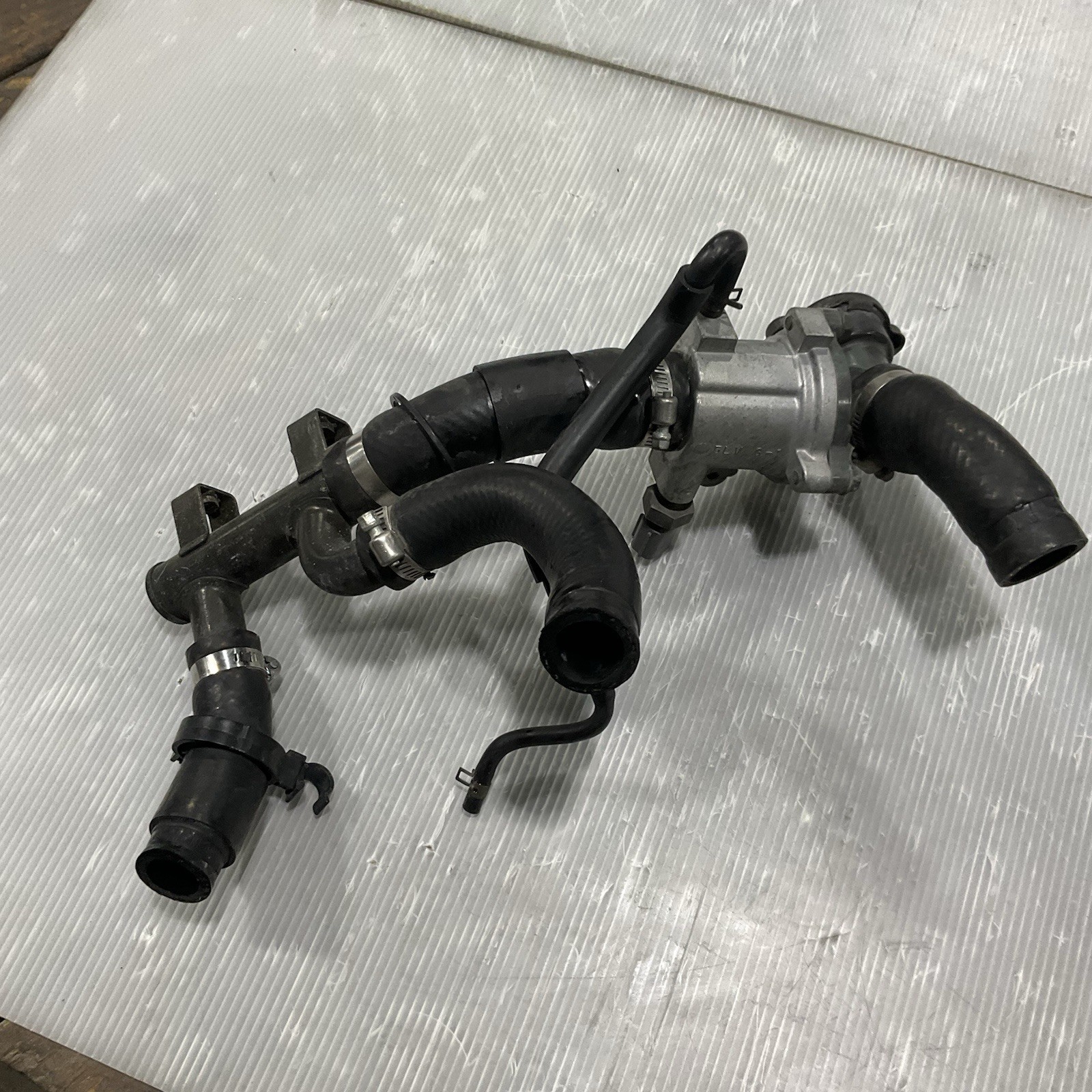 2001-2005 Yamaha FZS1000 FZS10 FZ1 Thermostat Housing & Coolant Hoses *OEM GOOD*