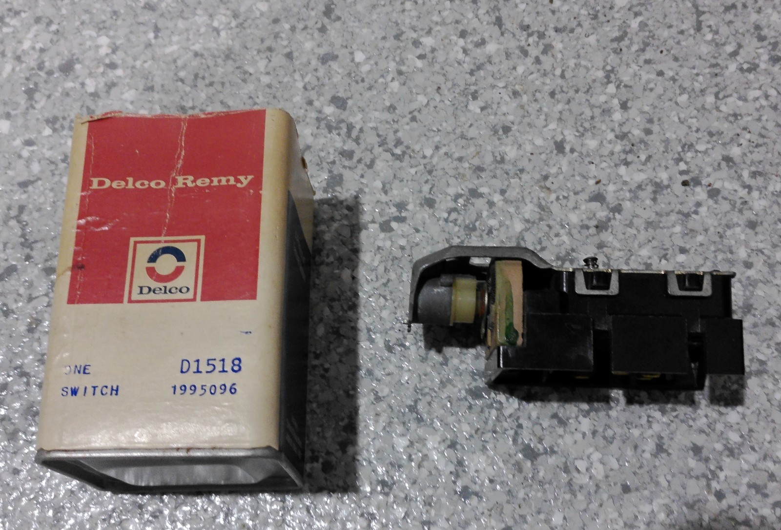 58-63 C1 C2 Corvette Headlight Switch 12 Volt-Delco Remy #D1518/1995096--NOS 58-63 C1 C2 Corvette Headlight Switch 12 Volt-Delco Remy #D1518/1995096--NOS