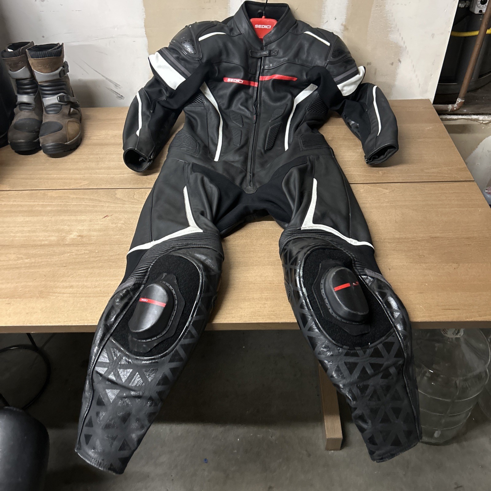 Large Sedici Chicane One-piece Leather Motercycle Racing Suit Men's 52 Large Sedici Chicane One-piece Leather Motercycle Racing Suit Men's 52