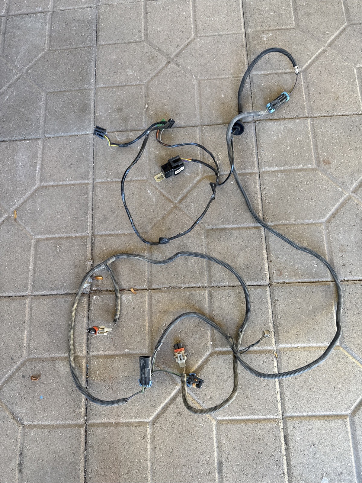 2000 00 TAHOE LIMITED Z71 FOG LIGHT WIRING HARNESS GM 2000 00 TAHOE LIMITED Z71 FOG LIGHT WIRING HARNESS GM