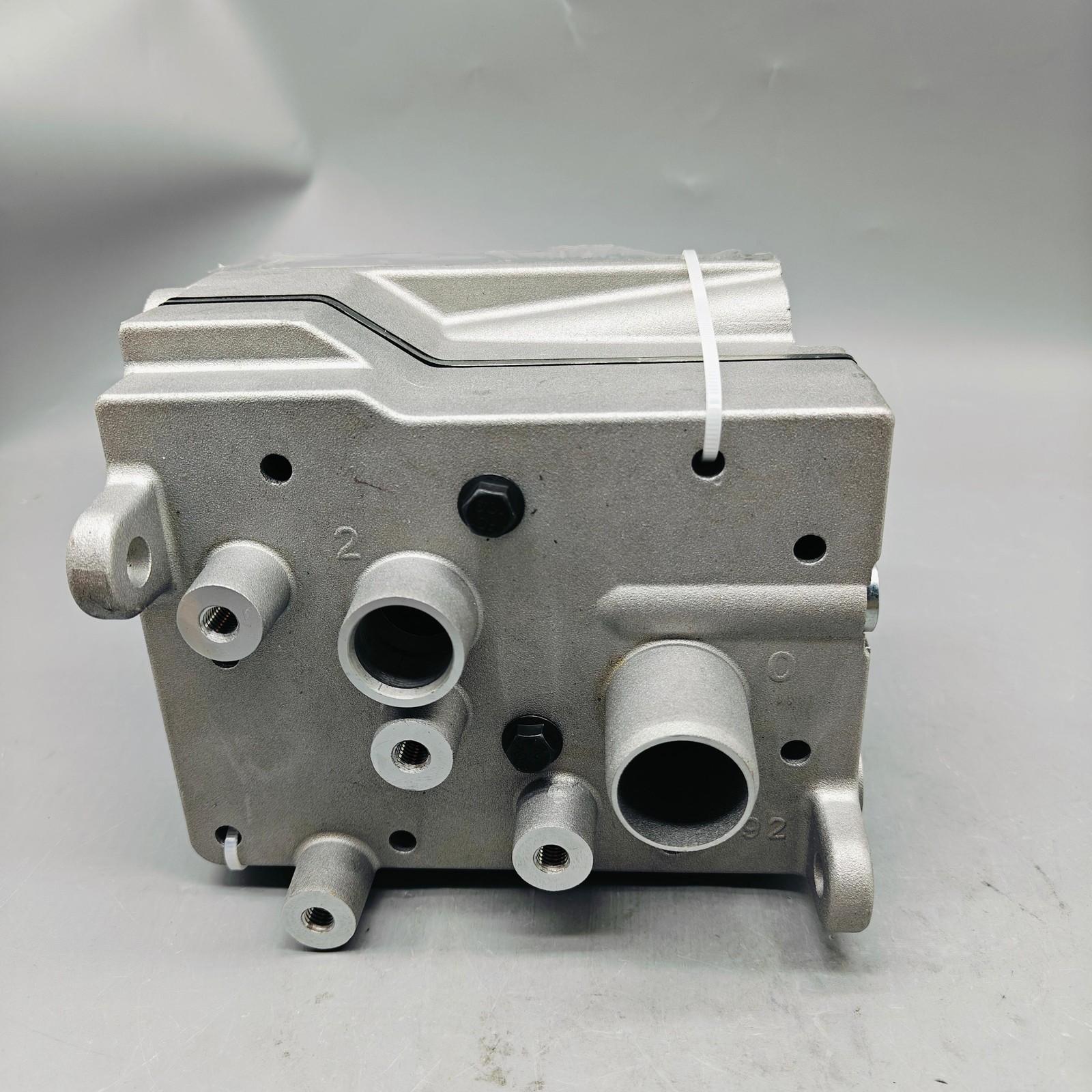 2139800  2121411  Air Brake Compressor Cylinder Head or Paccar Mx13 Paccar Mx11