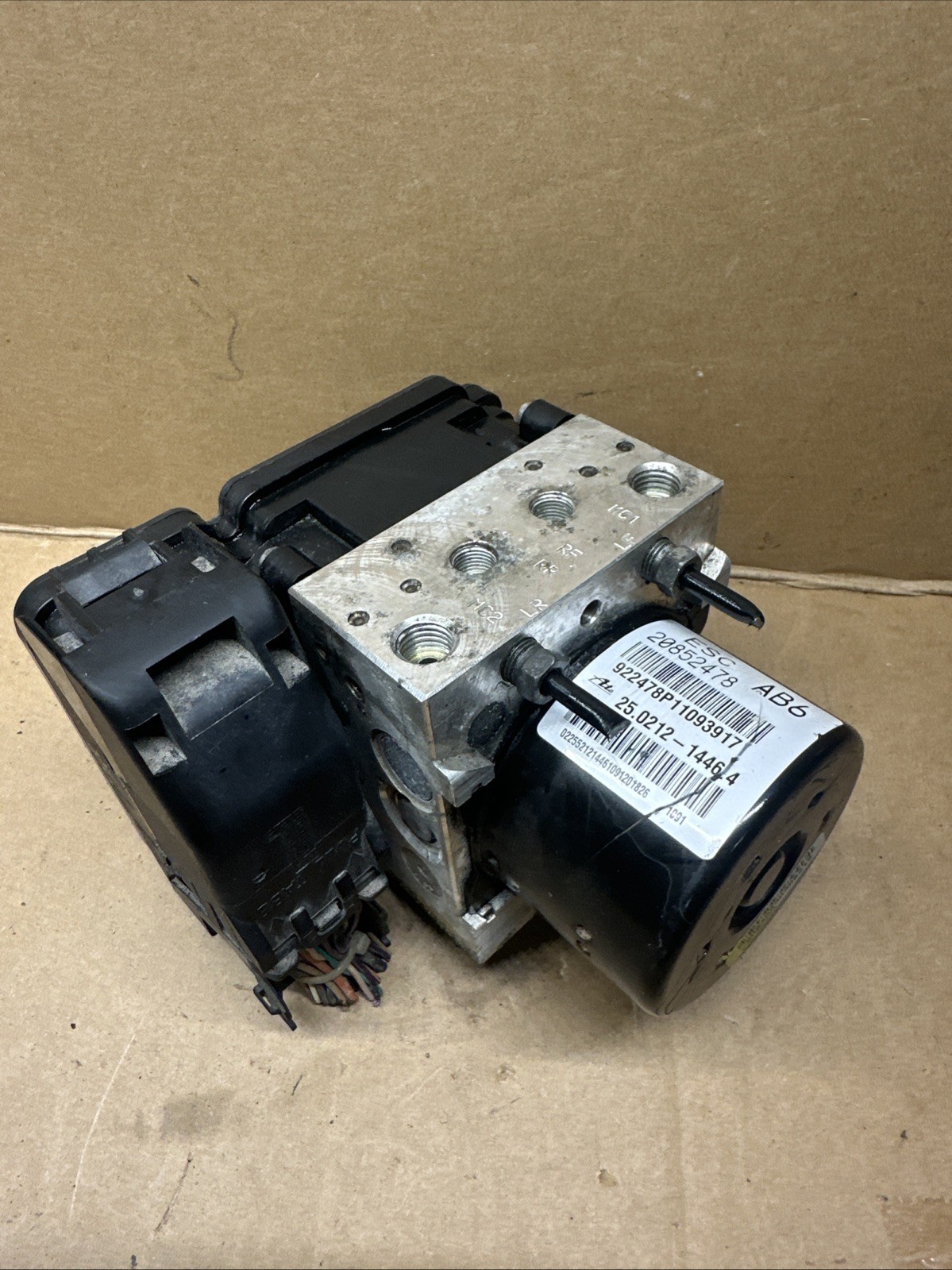 10-12 Chevy Colorado GMC Canyon ABS Anti Lock Brake Pump Module 20852478 OEM
