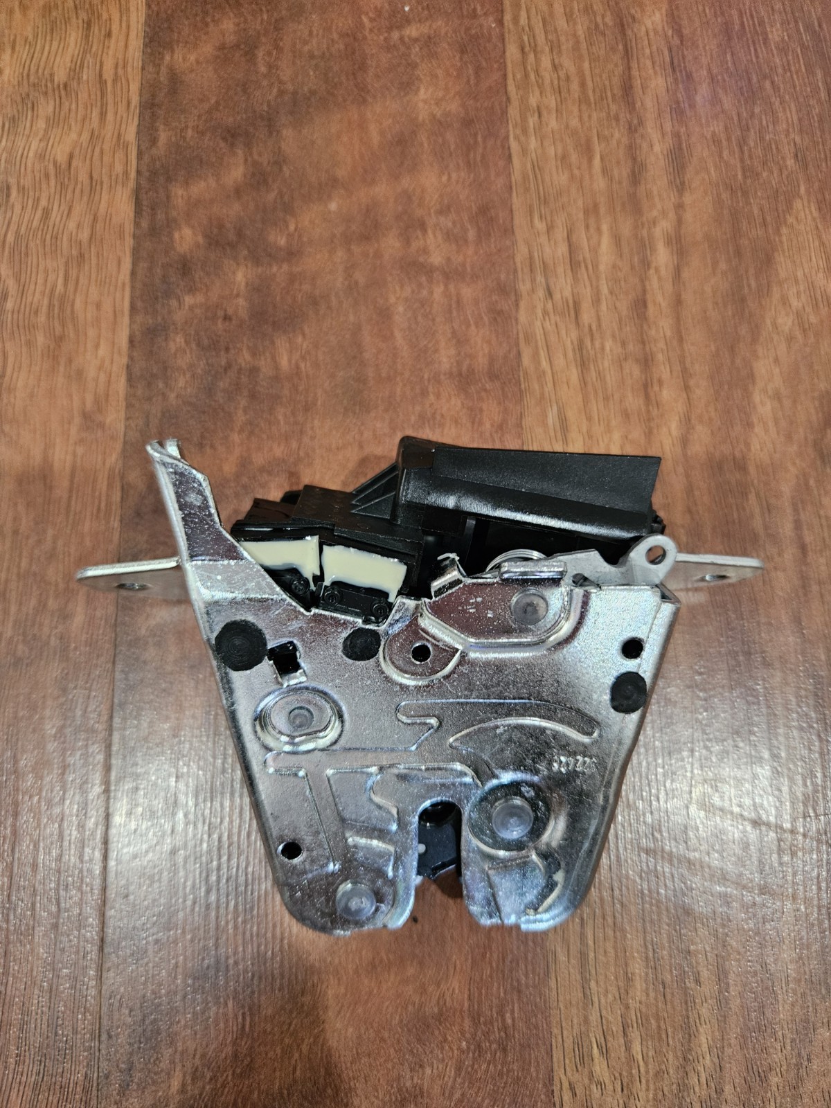 2016-2021 MERCEDES-BENZ OEM LIFTGATE LOCK LATCH ACTUATOR A0997400600