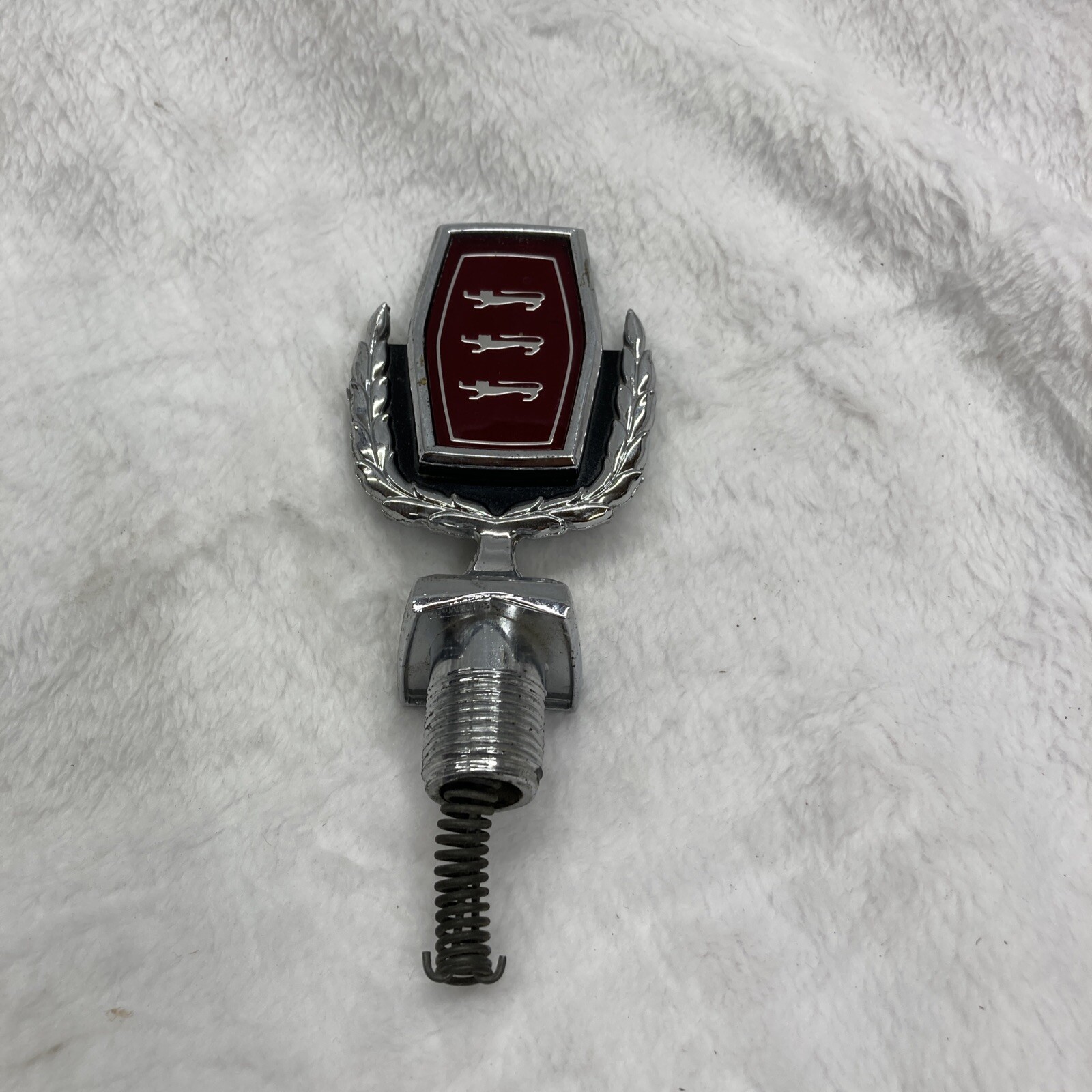 Damaged FORD HOOD ORNAMENT E2BZ-16850-A 1967-86 Ford Cars And Trucks