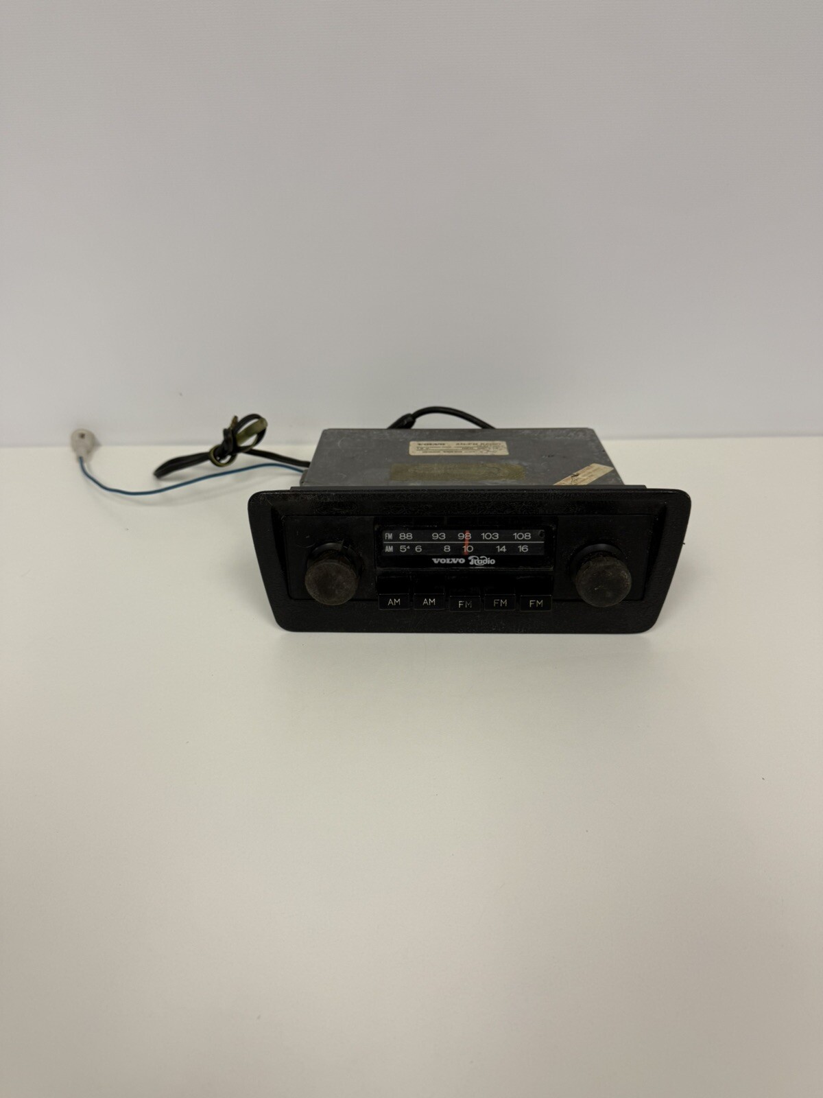 1981 1982 1983 1984 1985 VOLVO 240 242 244 AM FM RADIO STEREO AR-517 VINTAGE 1981 1982 1983 1984 1985 VOLVO 240 242 244 AM FM RADIO STEREO AR-517 VINTAGE