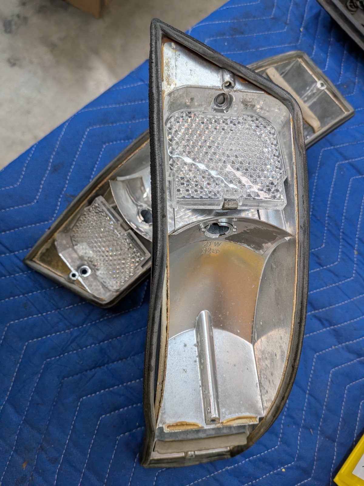 1976 Porsche 911  Tail Light USA Spec , Original great condition - RARE