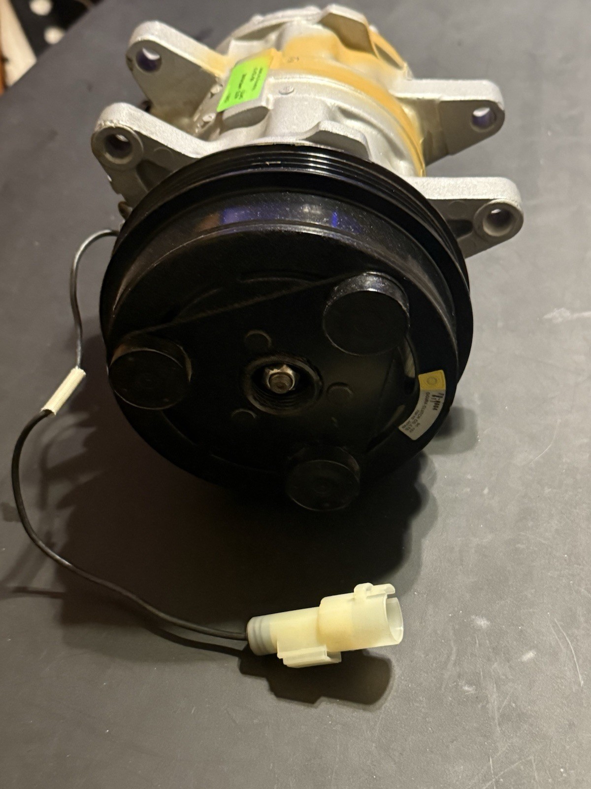 1986-1989 Honda Accord 57350 AC Compressor w/ Clutch – Remanufactured 