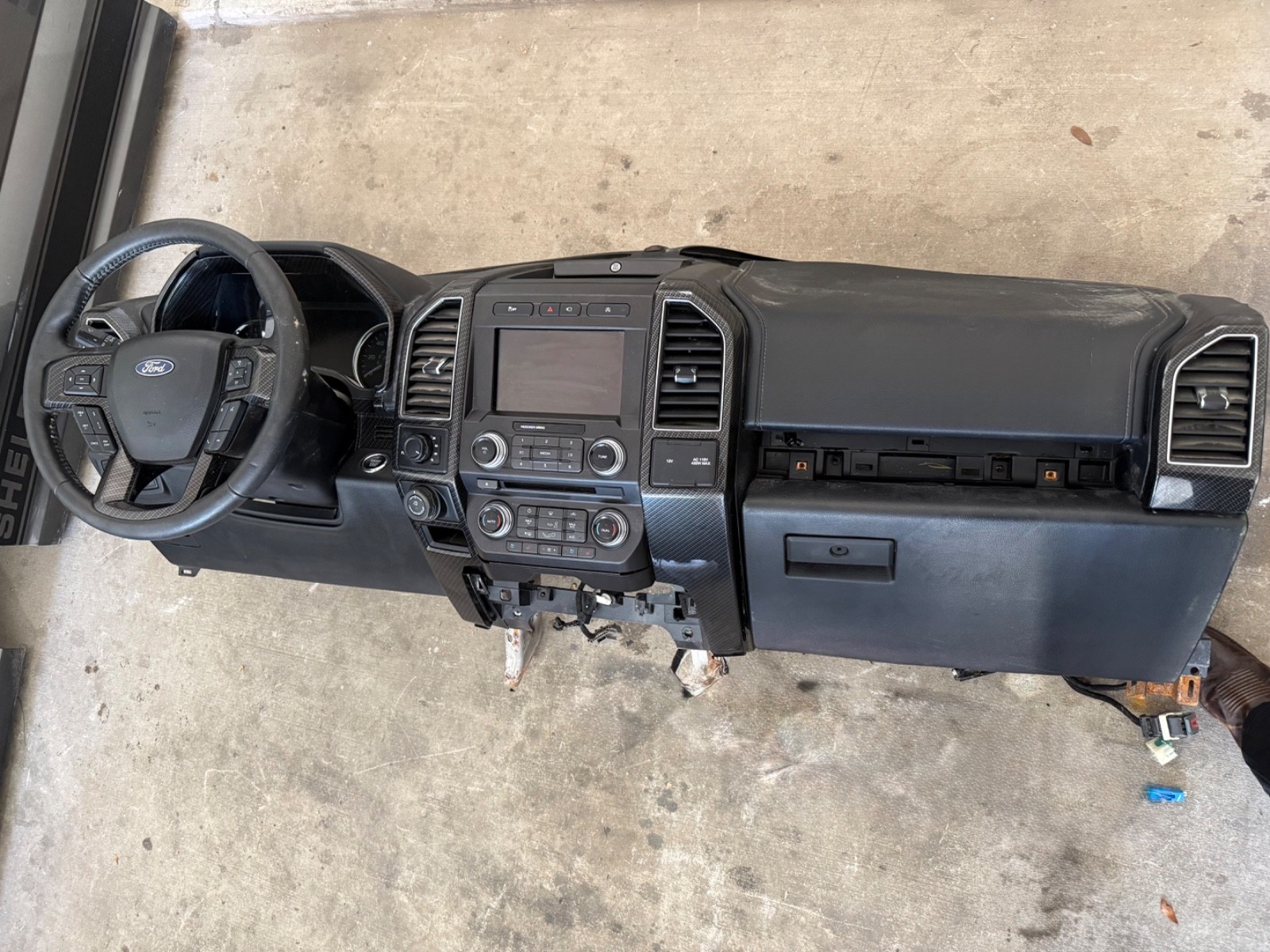2018 Ford F-150 Shelby dashboard assembly combined with its steering wheel