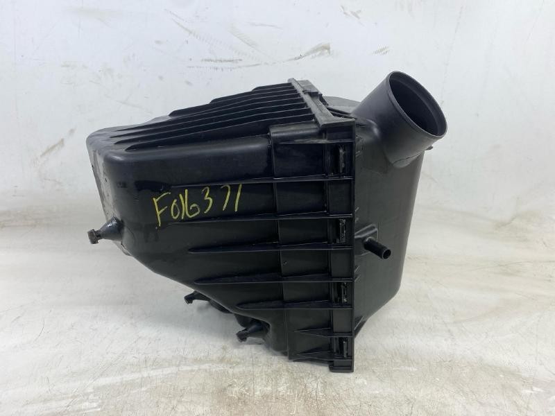 2008–12 Jeep Liberty Engine Air Cleaner Box Housing 04880266AB OEM Genuine 2008–12 Jeep Liberty Engine Air Cleaner Box Housing 04880266AB OEM Genuine