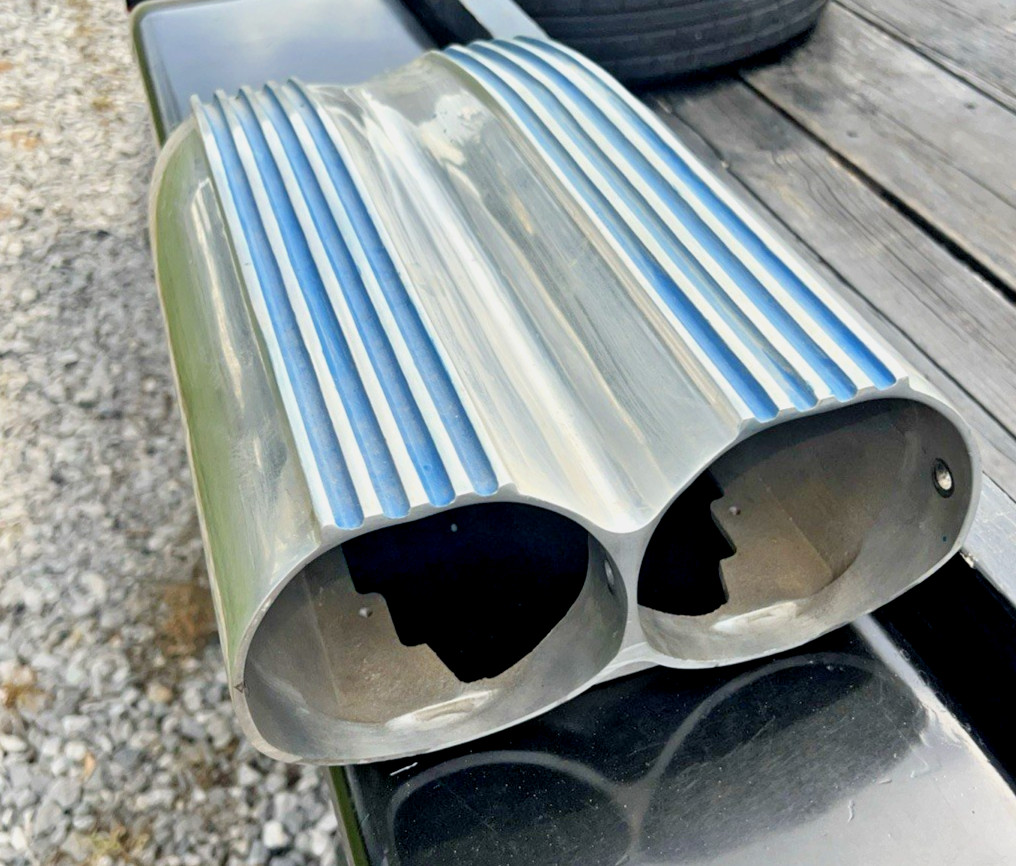 used Aluminum Finned Top Shotgun Intake Air Scoop Bug catcher hotrod hood scoop