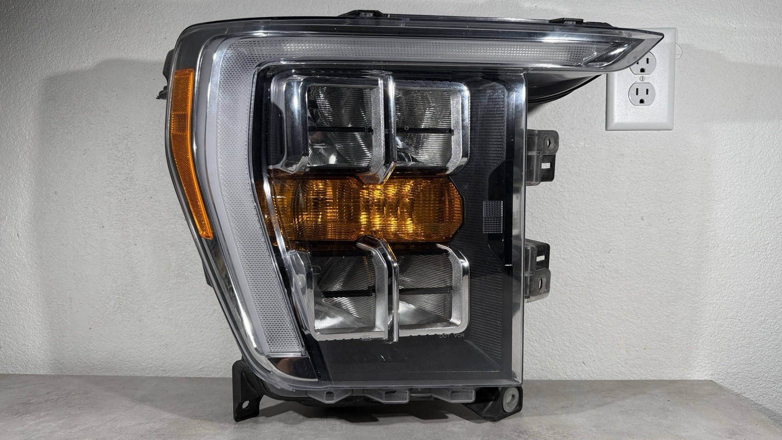 READ DESC* 2021 2022 2023 Ford F-150 OEM LED Headlight Right Passenger side