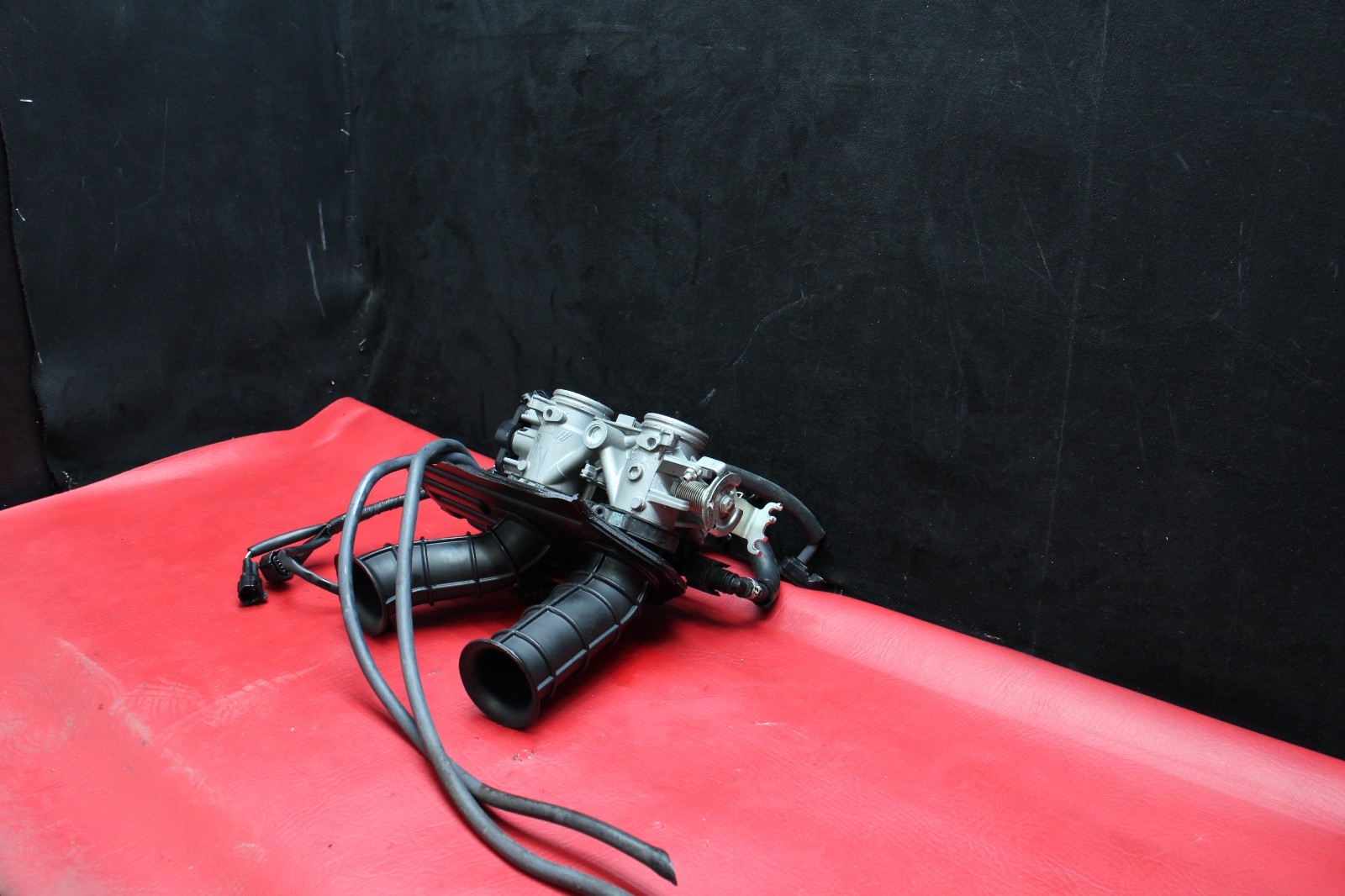 2014-2017 YAMAHA FZ07 OEM main throttle body with injectors fuel lines #8535