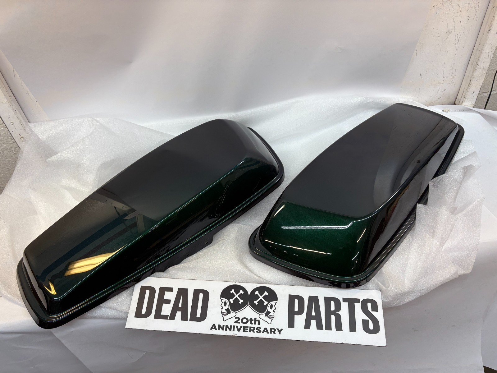 Harley 2021 Snake Venom OEM left right saddlebag lids tops