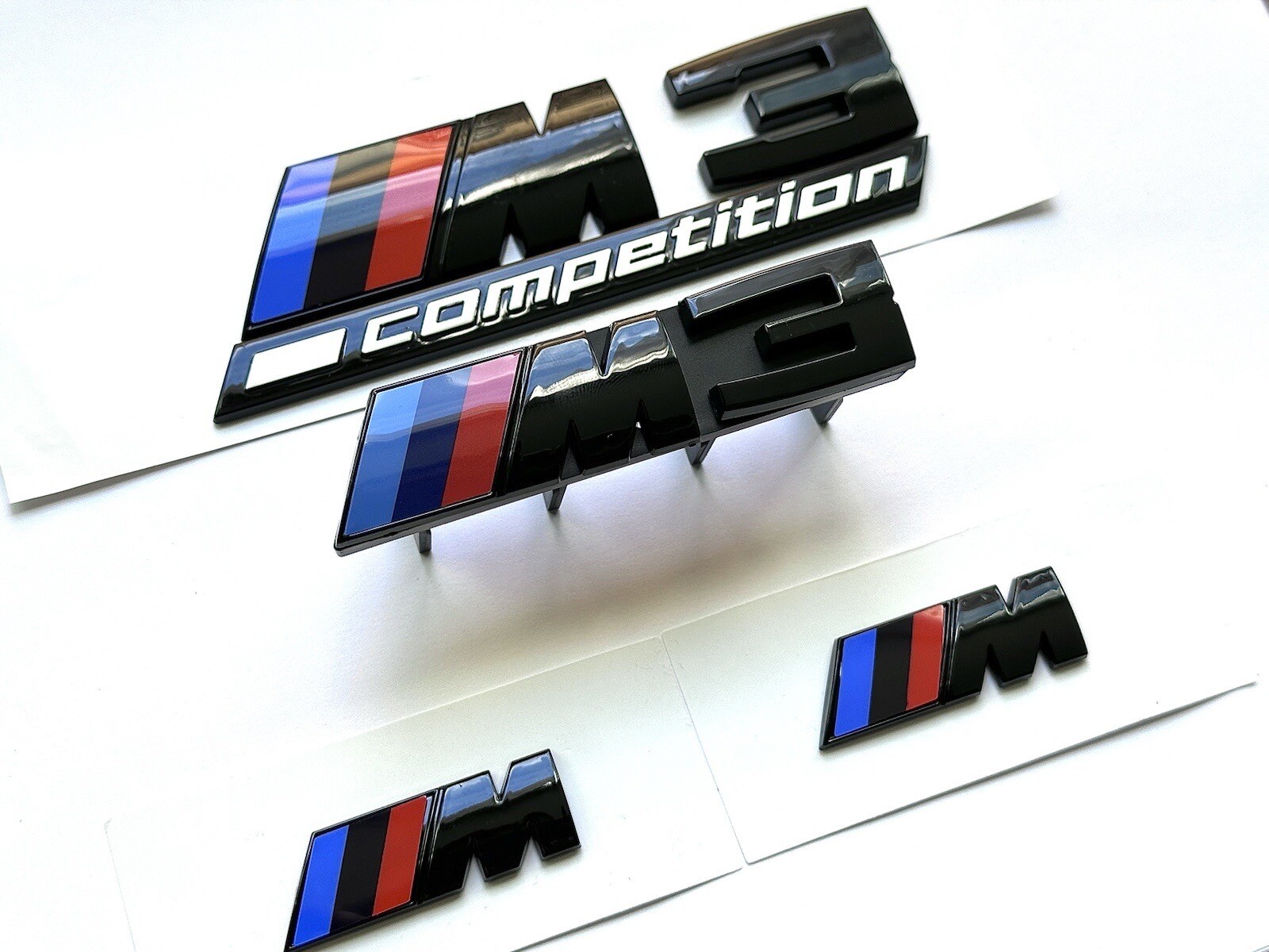 Set 4pcs fit For BMW M3 Competition Gloss Black Style Emblem+2Fender+Grill M3