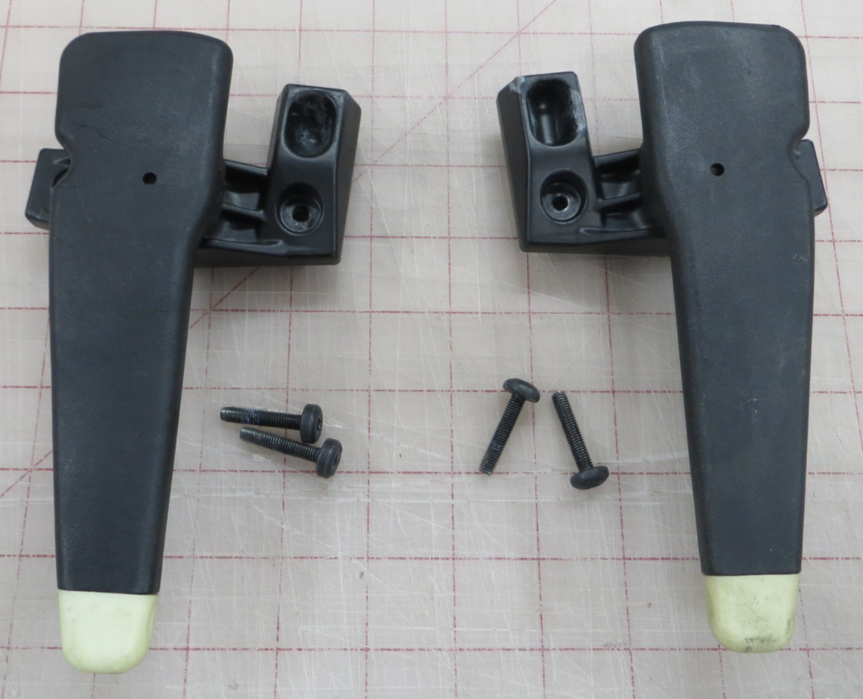 2003-2013 Chevrolet Avalanche 1500 / Cadillac EXT - Bed Cover Latch (pair)