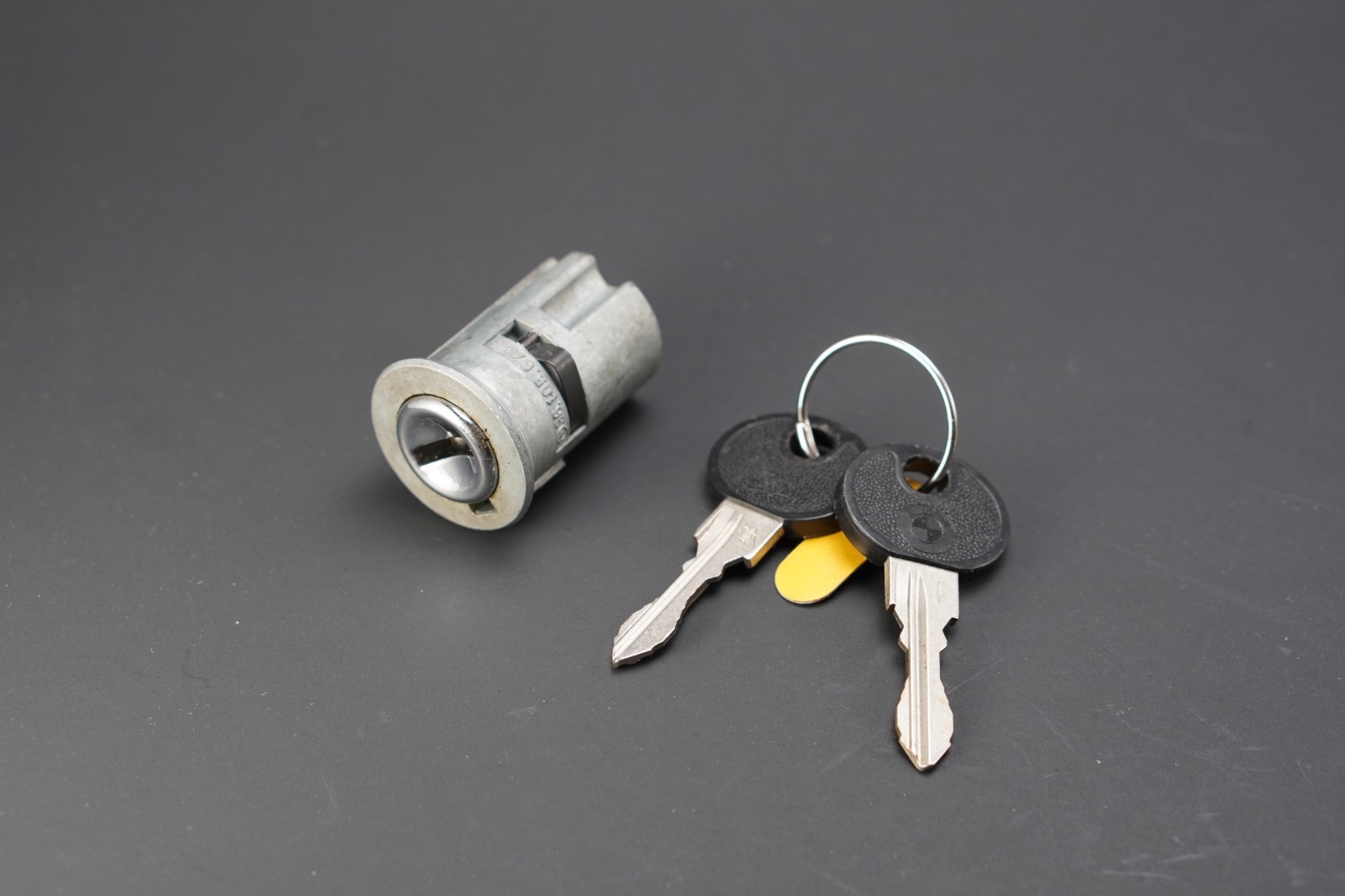 NOS BMW E12 E21 E28 E24 E23 Ignition Lock Cylinder With Keys OEM 32321108976