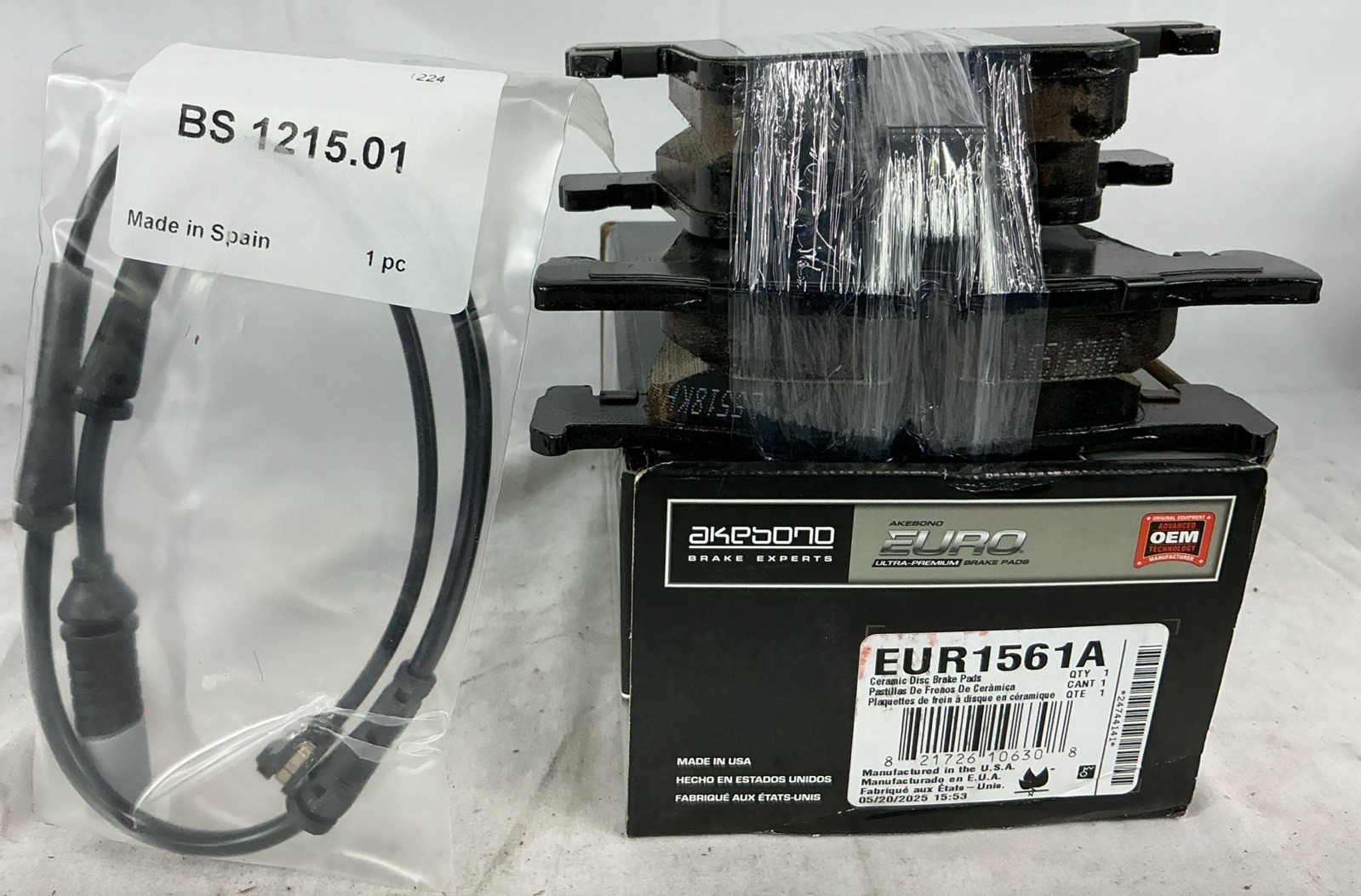 Genuine Akebono Front Ceramic Brake Pads Set EUR1561A For 2017-2021 BMW 230i