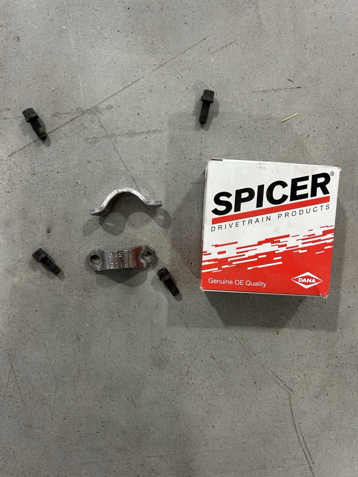 SPICER 2-70-18X BEARING STRAP KIT OEM *NEW* SPICER 2-70-18X BEARING STRAP KIT OEM *NEW*