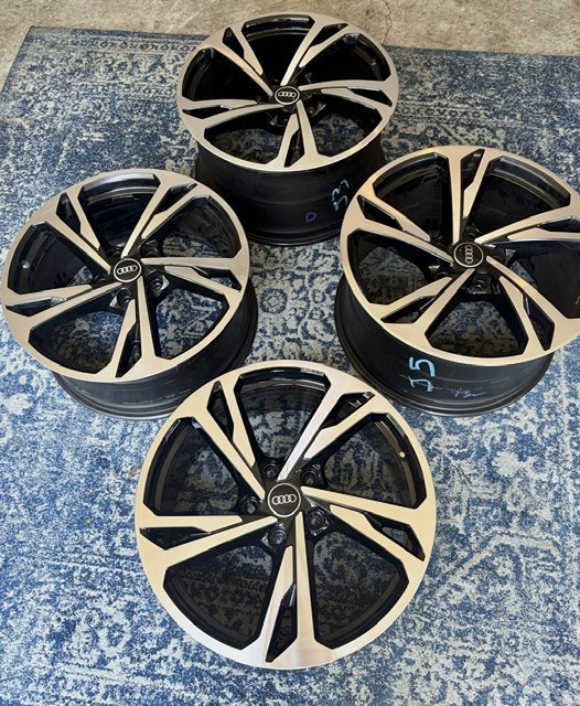 AUDI Etron GT OEM 100% referbushed wheels - LIKE NEW