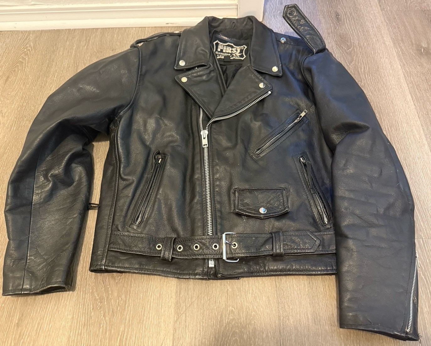 Vintage First Leather Men’s Motorcycle Riding Jacket Size 44 Missing 1 Snap