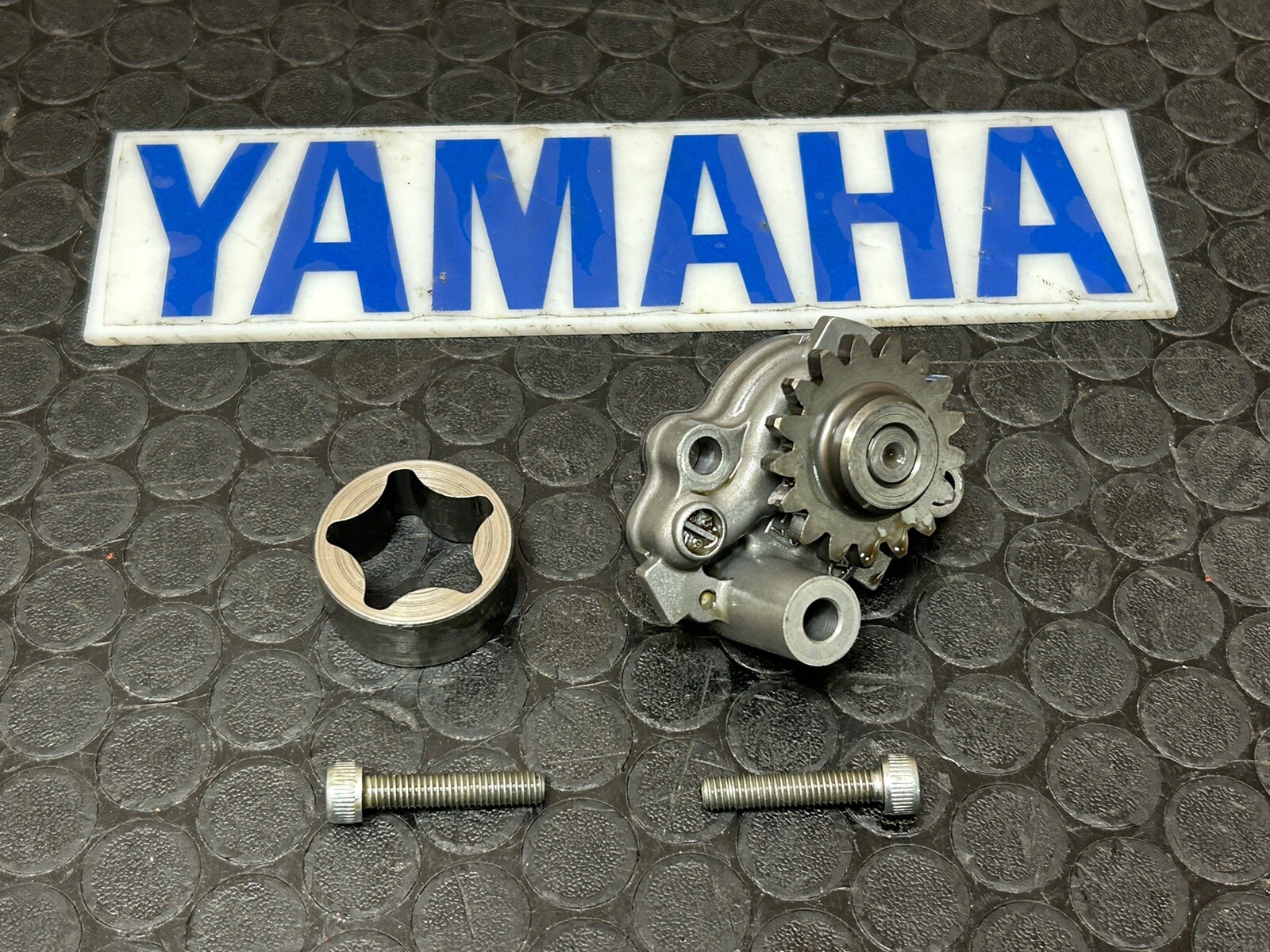 09-23 YAMAHA YFZ450R OEM OIL PUMP GEAR 18P-13300-00-00 🔥FAST SHIP🔥 B