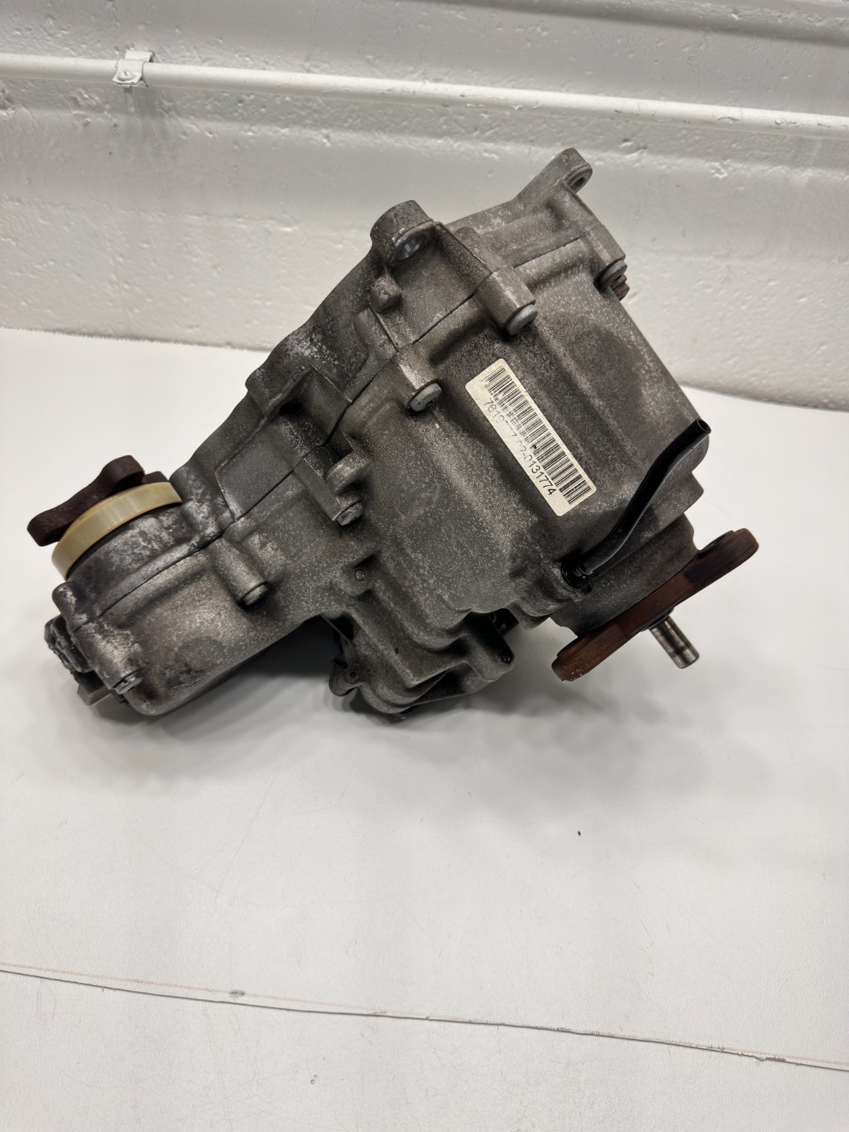 09-17 BMW F10 F11 F07 xDrive Transfer Case 27107619777 Control Module 5WP35010AE 09-17 BMW F10 F11 F07 xDrive Transfer Case 27107619777 Control Module 5WP35010AE