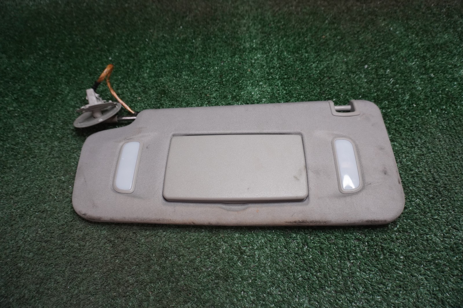 2017 CHEVROLET TRAVERSE DRIVER SIDE SUN VISOR OEM ONE PEICE 841266666