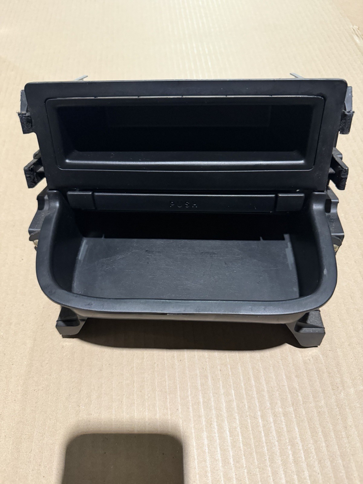JDM HONDA CIVIC 96-00 (EK9,EK3,EK4,EJ9) CENTER CONSOLE CUP HOLDER OEM JDM HONDA CIVIC 96-00 (EK9,EK3,EK4,EJ9) CENTER CONSOLE CUP HOLDER OEM