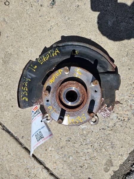 2013-2017 Hyundai Elantra Front Left Driver Spindle Knuckle Assembly OEM 13-17
