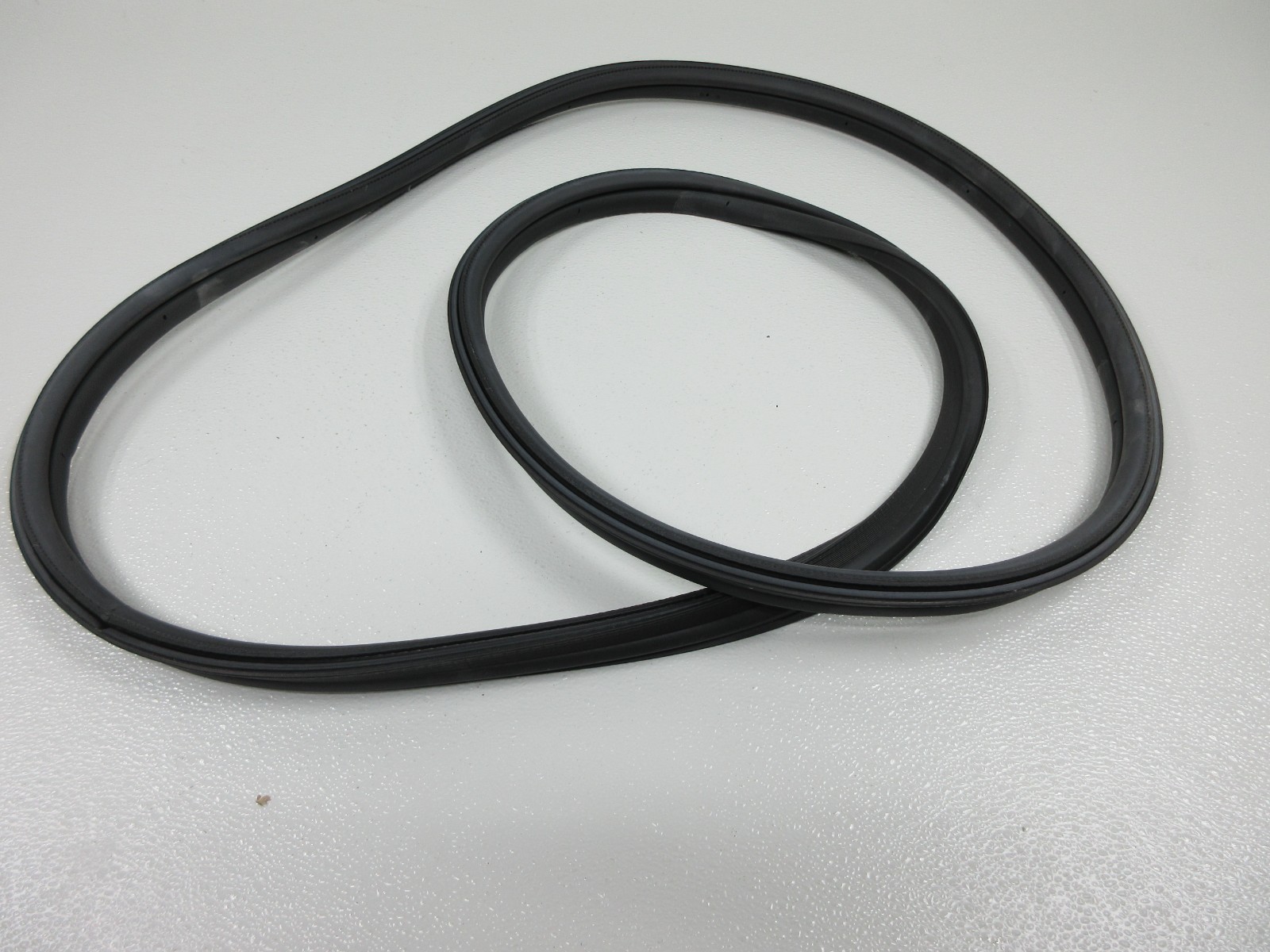 GM OEM 06-16 Impala Limited Trunk Lid Lid Components-Weatherstrip 89025247