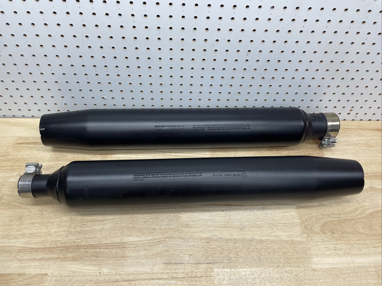 17-22 Harley Davidson Touring Electra Glide M8 Exhaust Mufflers A22-010 64901268 17-22 Harley Davidson Touring Electra Glide M8 Exhaust Mufflers A22-010 64901268