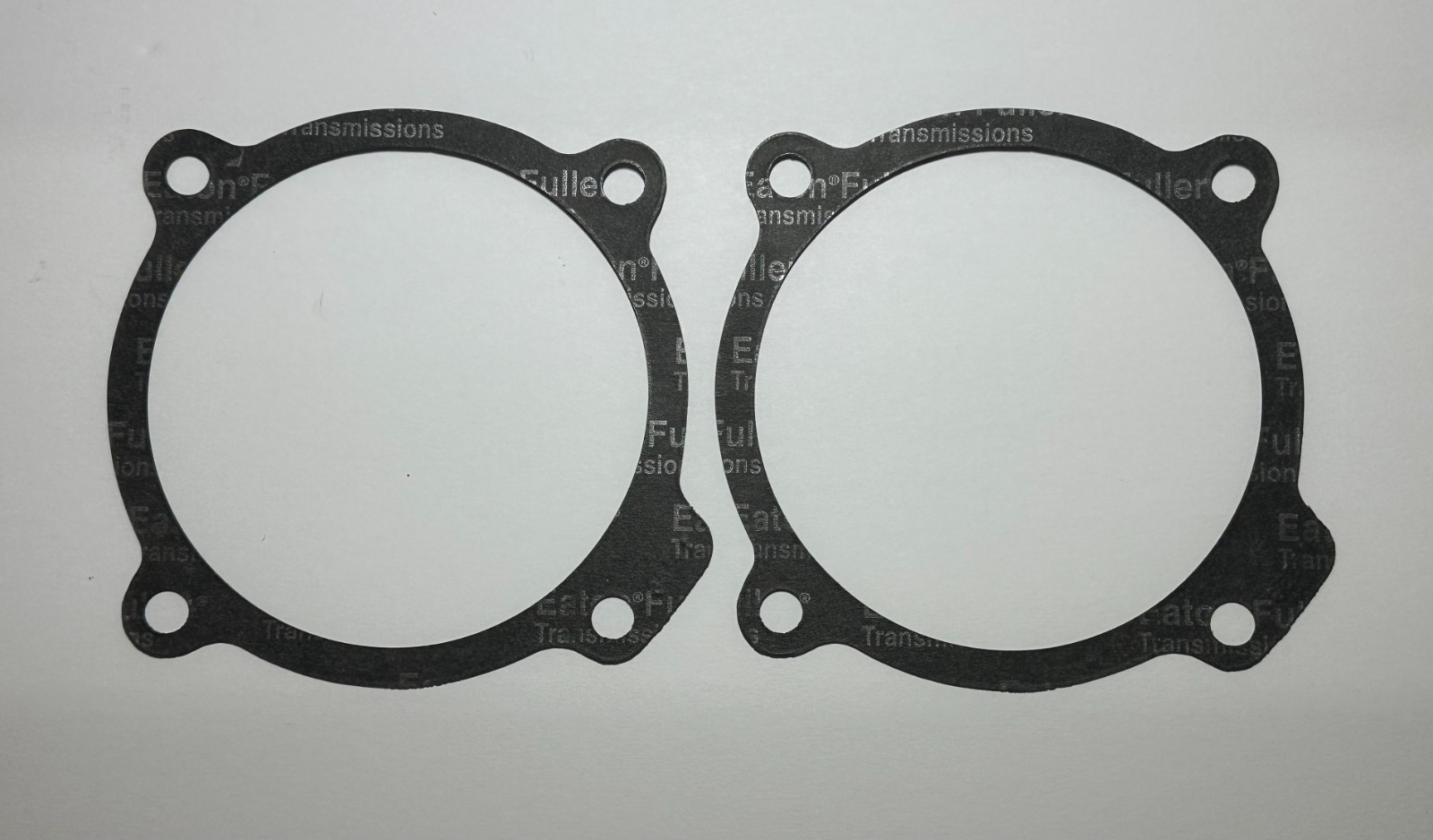 GENUINE OEM SET OF 2 EATON FULLER PART# 17386 NOS REAR BEARING COVER GASKETS GENUINE OEM SET OF 2 EATON FULLER PART# 17386 NOS REAR BEARING COVER GASKETS
