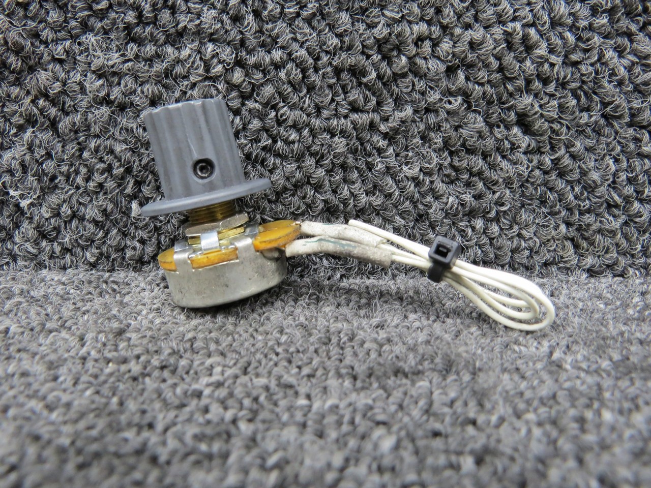 S1904-5 Cessna T182T Instrument Panel Dimmer Controller Switch