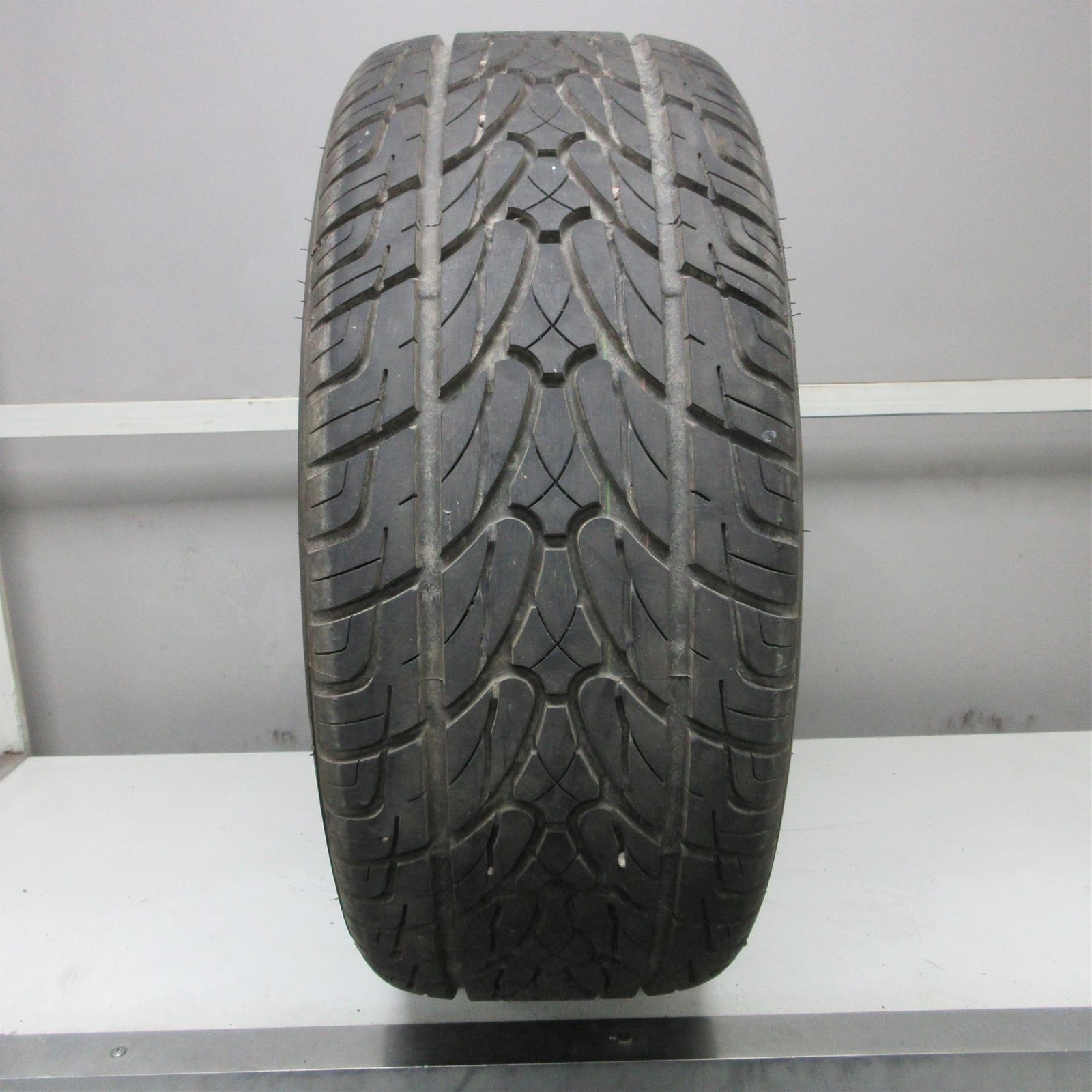 275/55R18 Kumho Ecsta STX KL12 114V Used Tire (10/32nd) NO PATCHES (QTY 1)
