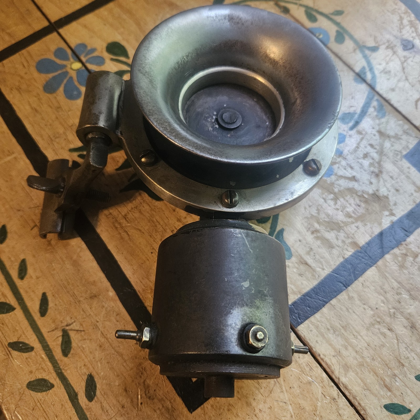 VINTAGE KLAXON ROLLS ROYCE SILVER GHOST SHORT TRUMPET CAR HORN VINTAGE KLAXON ROLLS ROYCE SILVER GHOST SHORT TRUMPET CAR HORN