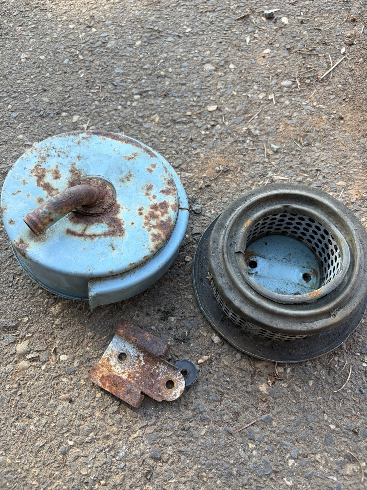Vintage OEM Oil Bath Air Cleaner Assembly (Lid, Element, Bracket) Stamped 0529A