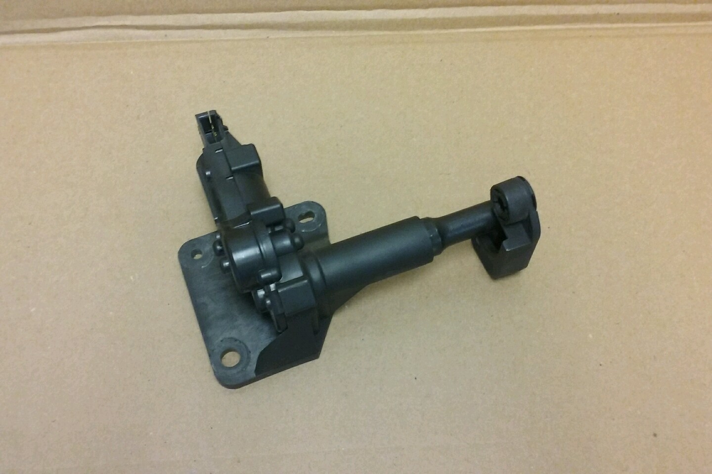 2001-07 Dodge Caravan Town & Country Rear Vent Window Motor Actuator Assembly LH