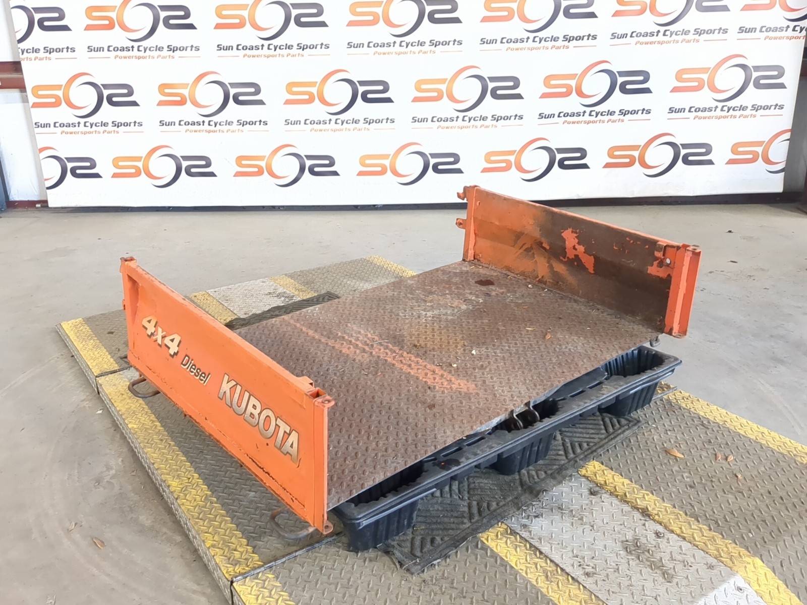 09-16 Kubota RTV 1140 CPX Rear Cargo Bed Dump Box Assembly
