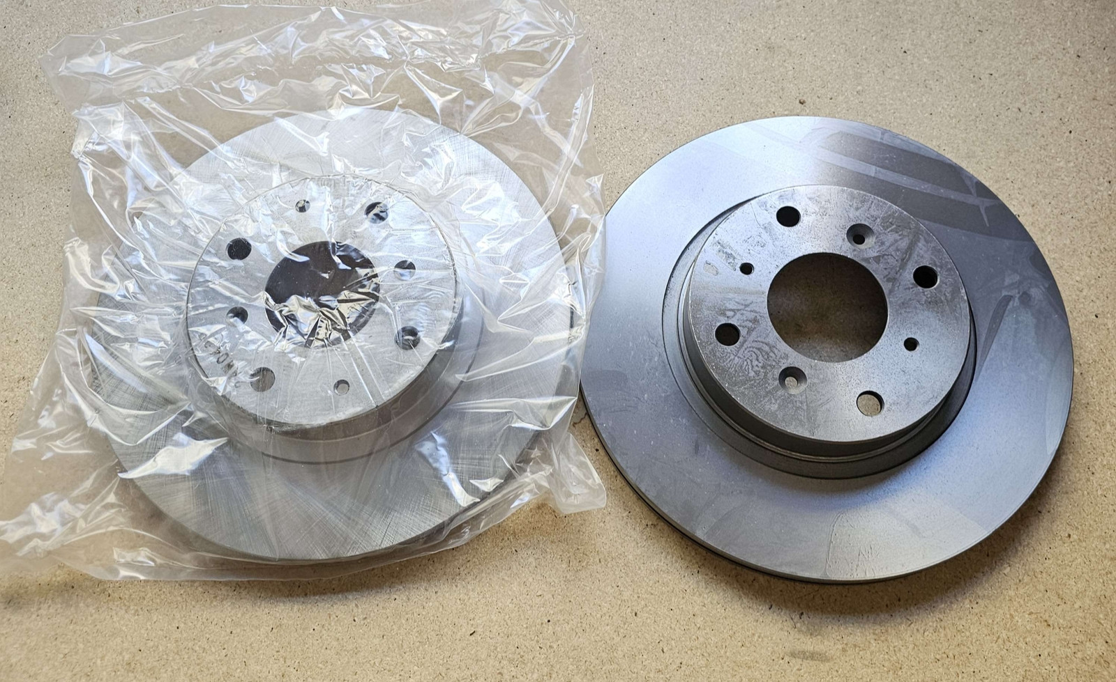 Pair (2) Brake Rotors Wearever YH141528 For 1987-1990 Acura Legend Pair (2) Brake Rotors Wearever YH141528 For 1987-1990 Acura Legend