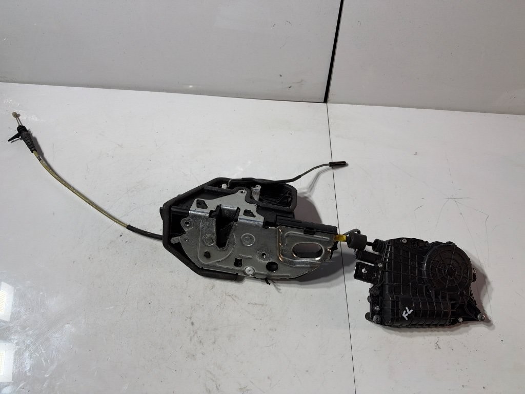 10-13 BMW E70 X5 FRONT LEFT DRIVER SIDE SOFT CLOSE LOCK LATCH ACTUATOR 7315019