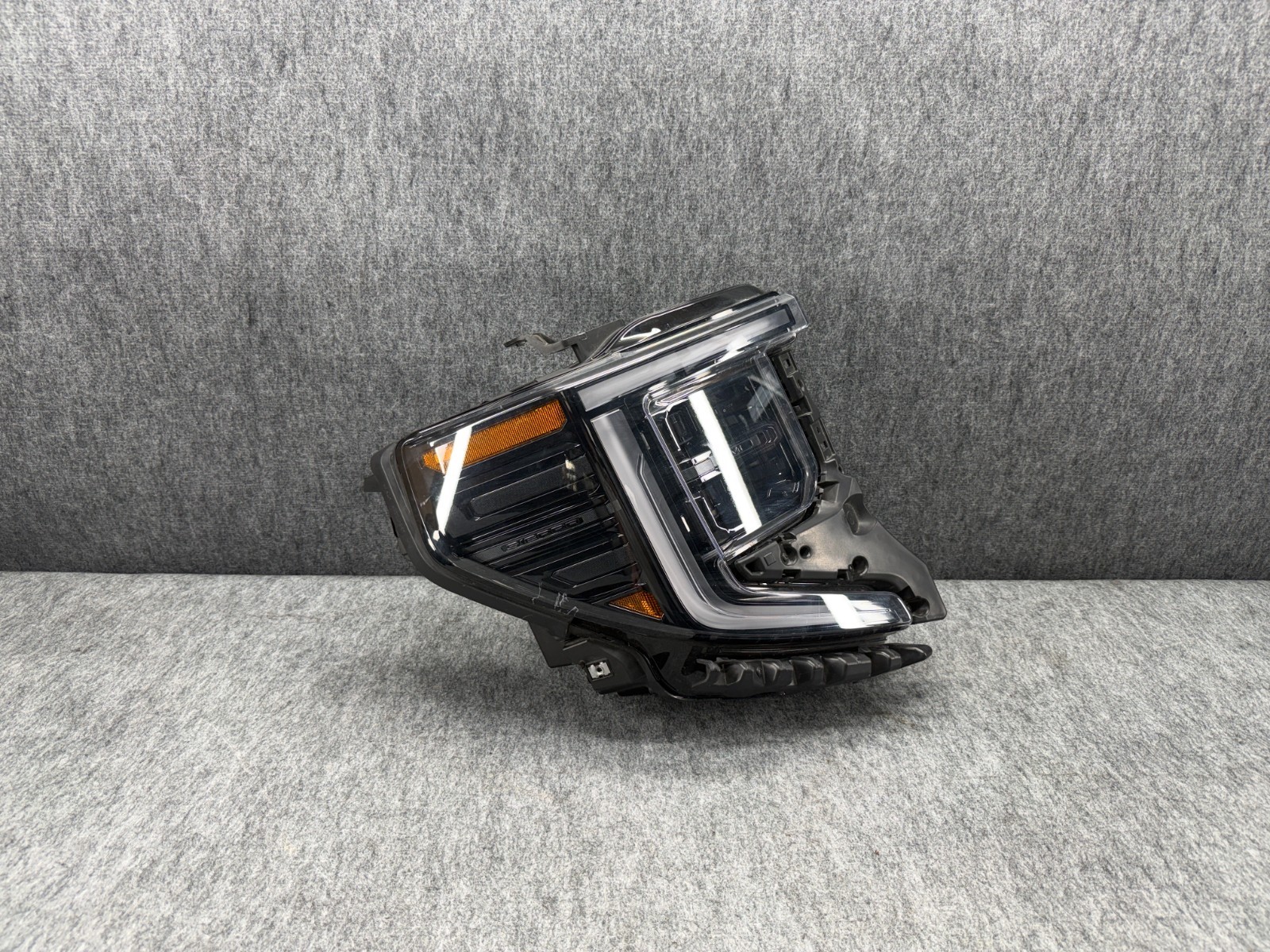 2020-2023 GMC SIERRA 2500 HEADLIGHT PASSENGER SIDE USED LED OEM *DC10672 2020-2023 GMC SIERRA 2500 HEADLIGHT PASSENGER SIDE USED LED OEM *DC10672