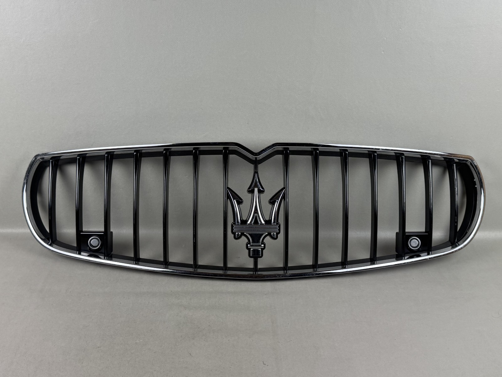 2014-2020 Maserati Quattroporte Front Upper Grille W Parking Sensors OEM