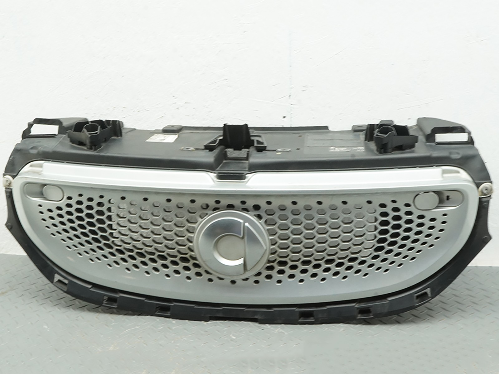 16-19 Smart Fortwo W453 Grill Grille Radiator Cooling Upper A4538850137 OEM