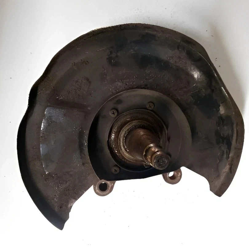 1987-1997 Nissan Pickup 4x2 Front Right Steering Knuckle Assembly Clean Unit 1987-1997 Nissan Pickup 4x2 Front Right Steering Knuckle Assembly Clean Unit