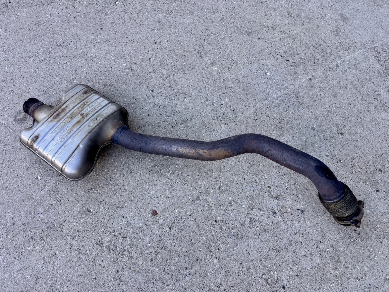 *** OEM 2013-16 AUDI B8 A4 A5 CENTER MUFFLER DOWN FLEX PIPE 121725 *** *** OEM 2013-16 AUDI B8 A4 A5 CENTER MUFFLER DOWN FLEX PIPE 121725 ***