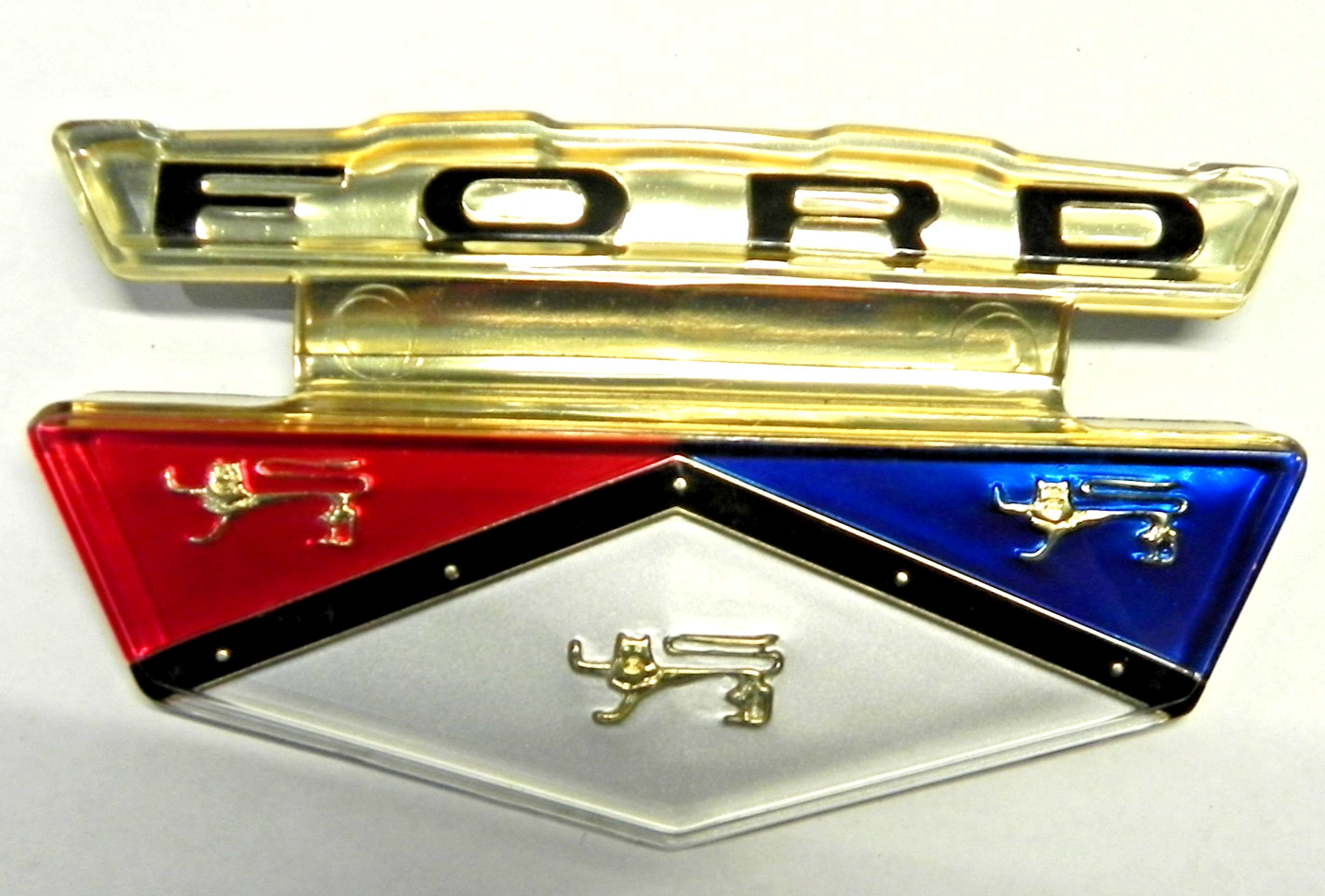 1959 FORD CAR HOOD CREST EMBLEM LOGO SCRIPT NORS MINT NEW REPRO B9A-16607 1959 FORD CAR HOOD CREST EMBLEM LOGO SCRIPT NORS MINT NEW REPRO B9A-16607