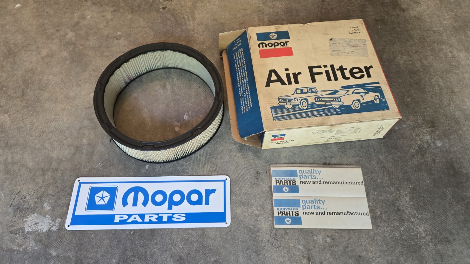 NOS MOPAR AIR FILTER 2402677 GTX R/T CUDA Charger Challenger Super Bee Daytona 